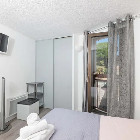 Dolce & , Center 2 Min Канны